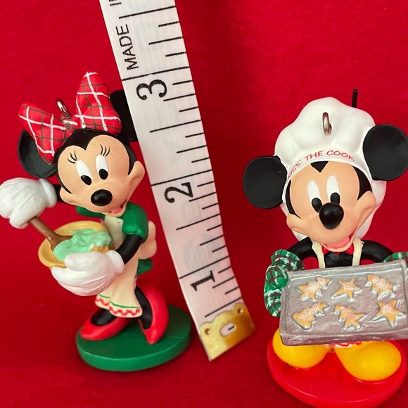 Mickey and Minnie Mouse Bakes Christmas Cookies Hallmark Ornaments - Picture 4 of 6